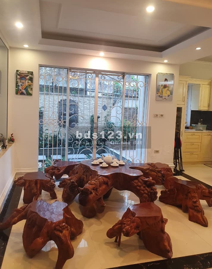 Nhỉnh 17 tỷ sở hữu ngay biệt thự khu đô thị Văn Phú, diện tích 215m2, mặt tiền 10M