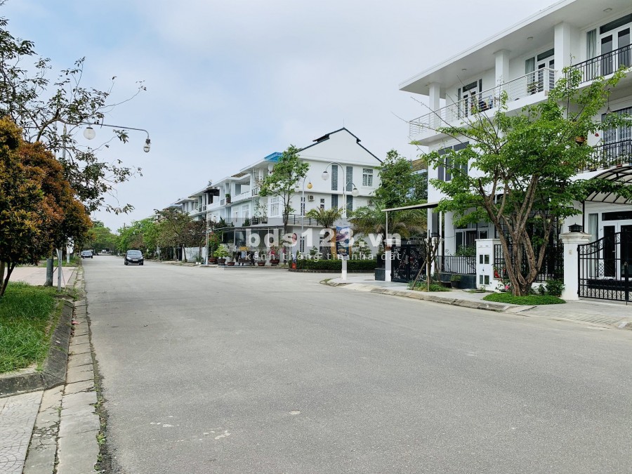 Nhà mặt tiền đường 12m với giá 2ty2 thanh toán linh hoạt trong vòng 12 tháng hỗ trợ vay
