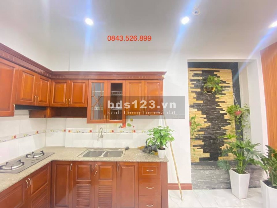 Bán nhà Chùa Liên Phái Bạch Mai, gần phố nội thất đẹp, dtsd 50m2 giá chỉ hơn 4 tỷ, lhcc