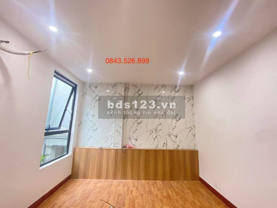 Bán nhà Chùa Liên Phái Bạch Mai, gần phố nội thất đẹp, dtsd 50m2 giá chỉ hơn 4 tỷ, lhcc