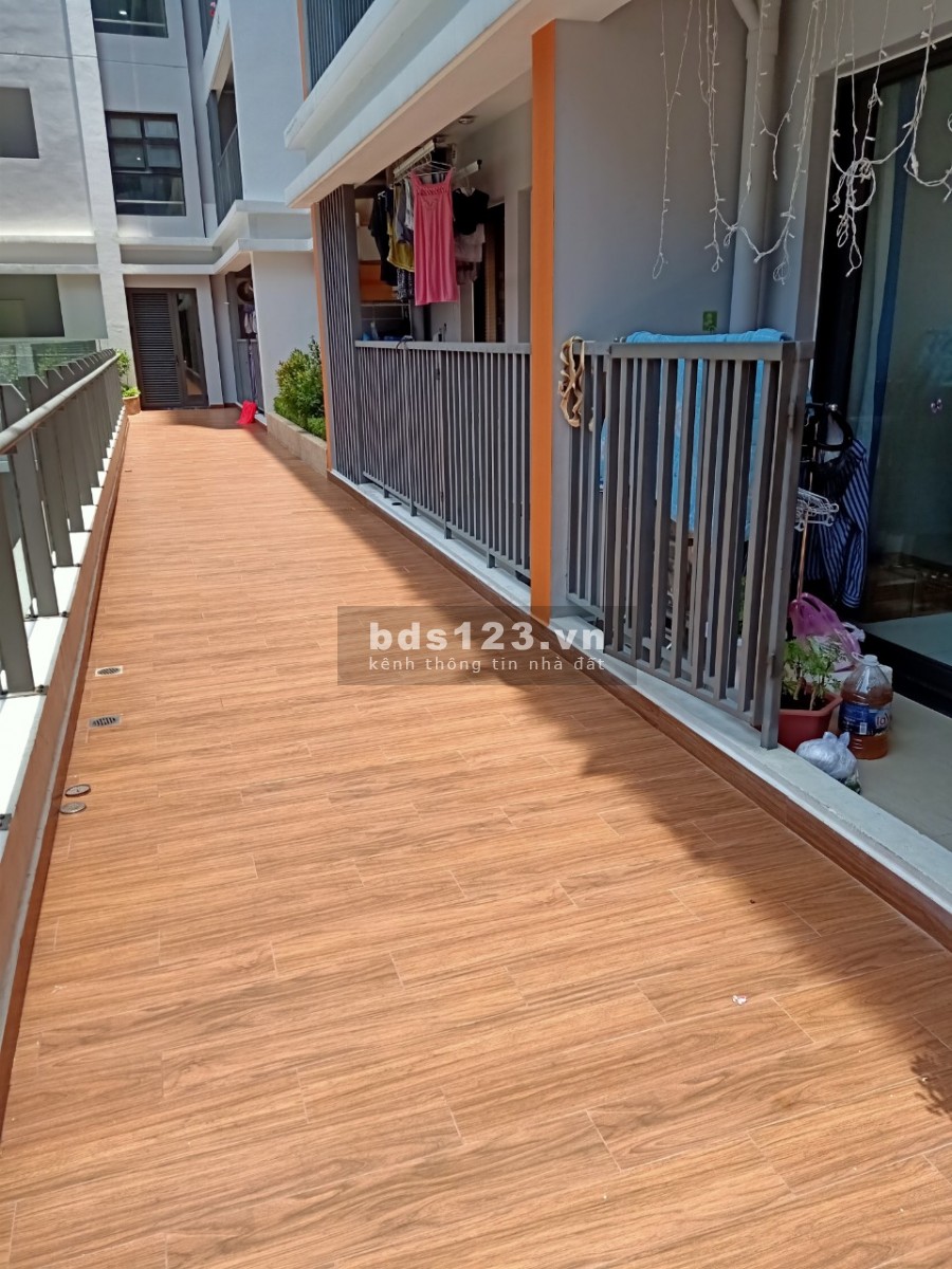 Bán căn hộ chung cư tầng thấp, view hồ bơi, căn góc, diện tích 67m2, giá bán thoả thuận