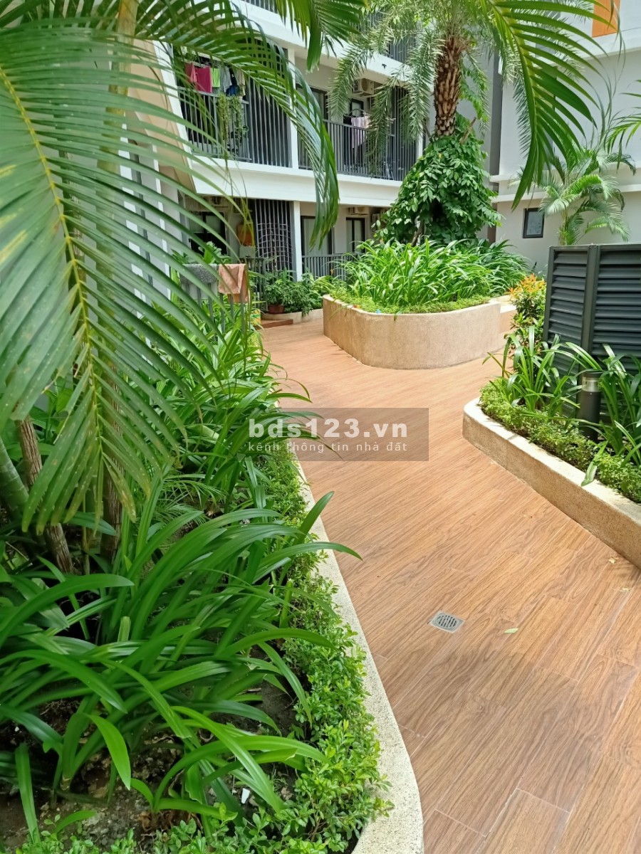 Bán căn hộ chung cư tầng thấp, view hồ bơi, căn góc, diện tích 67m2, giá bán thoả thuận