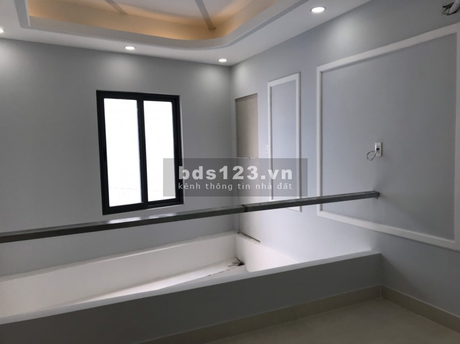 Bán gấp nhà khu Phan Đăng Lưu, hẻm xe hơi, ở hoặc cho thuê, dtsd 45m2, 4 tầng, giá 6.3 tỷ TL