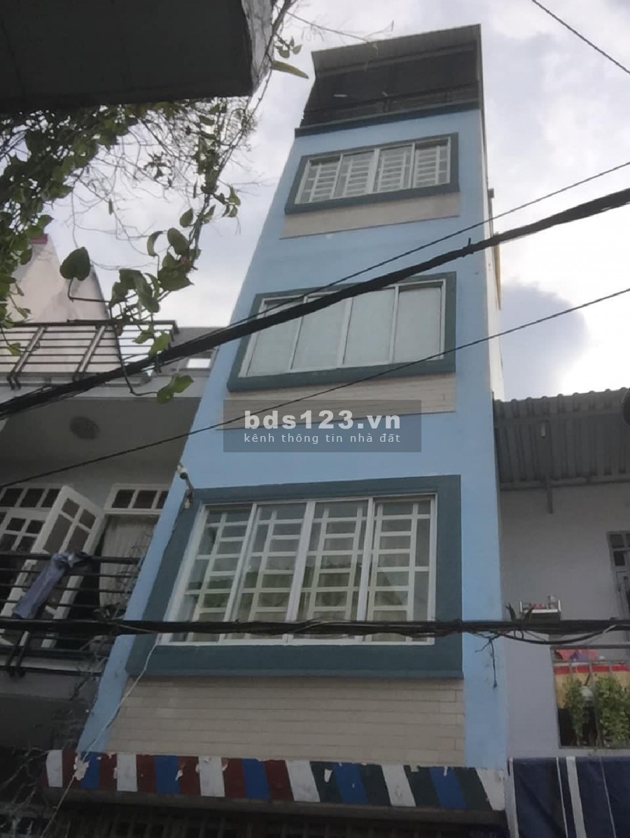 Bán nhà Nguyễn Tất Thành, Quận 4, đúc kiên cố 3 lầu, giá bán nhanh 3.3 tỷ, bàn giao ngay
