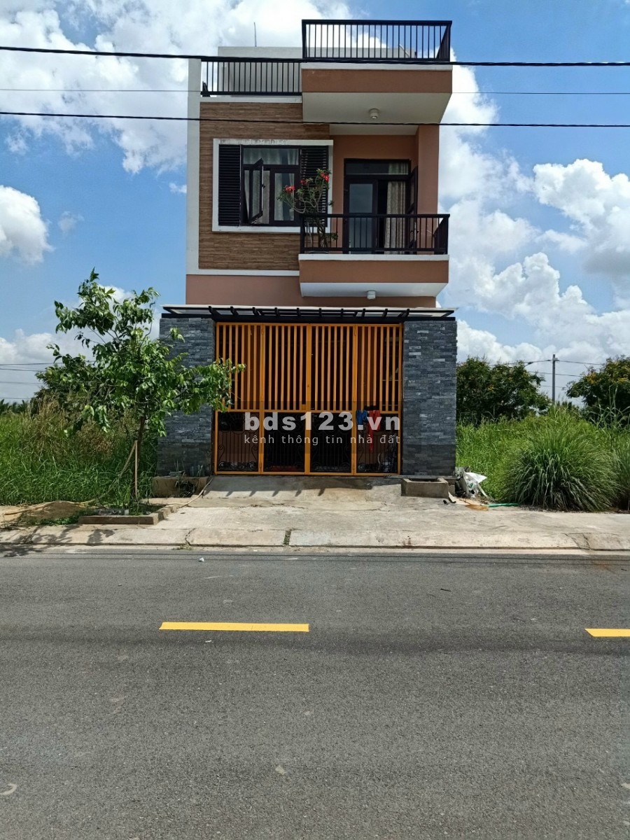 Bán nhà riêng Bình Chánh, kết cấu 1 trệt 1 lầu giá ưu đãi, tặng ngay bộ nội thất sang trọng