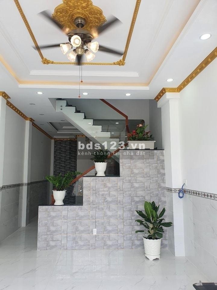 Bán nhà riêng Bình Chánh, kết cấu 1 trệt 1 lầu giá ưu đãi, tặng ngay bộ nội thất sang trọng