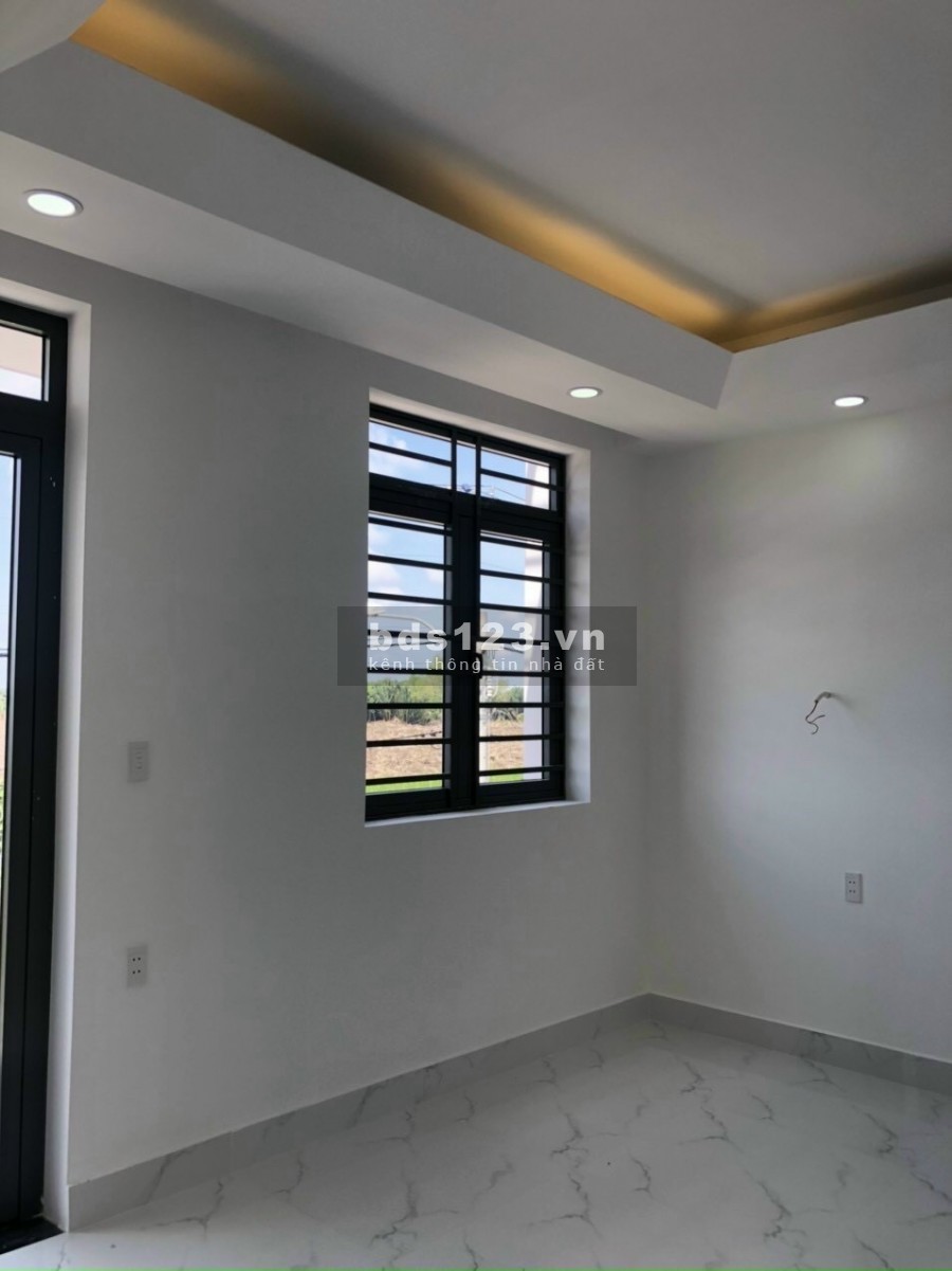 Bán nhà riêng Bình Chánh, kết cấu 1 trệt 1 lầu giá ưu đãi, tặng ngay bộ nội thất sang trọng