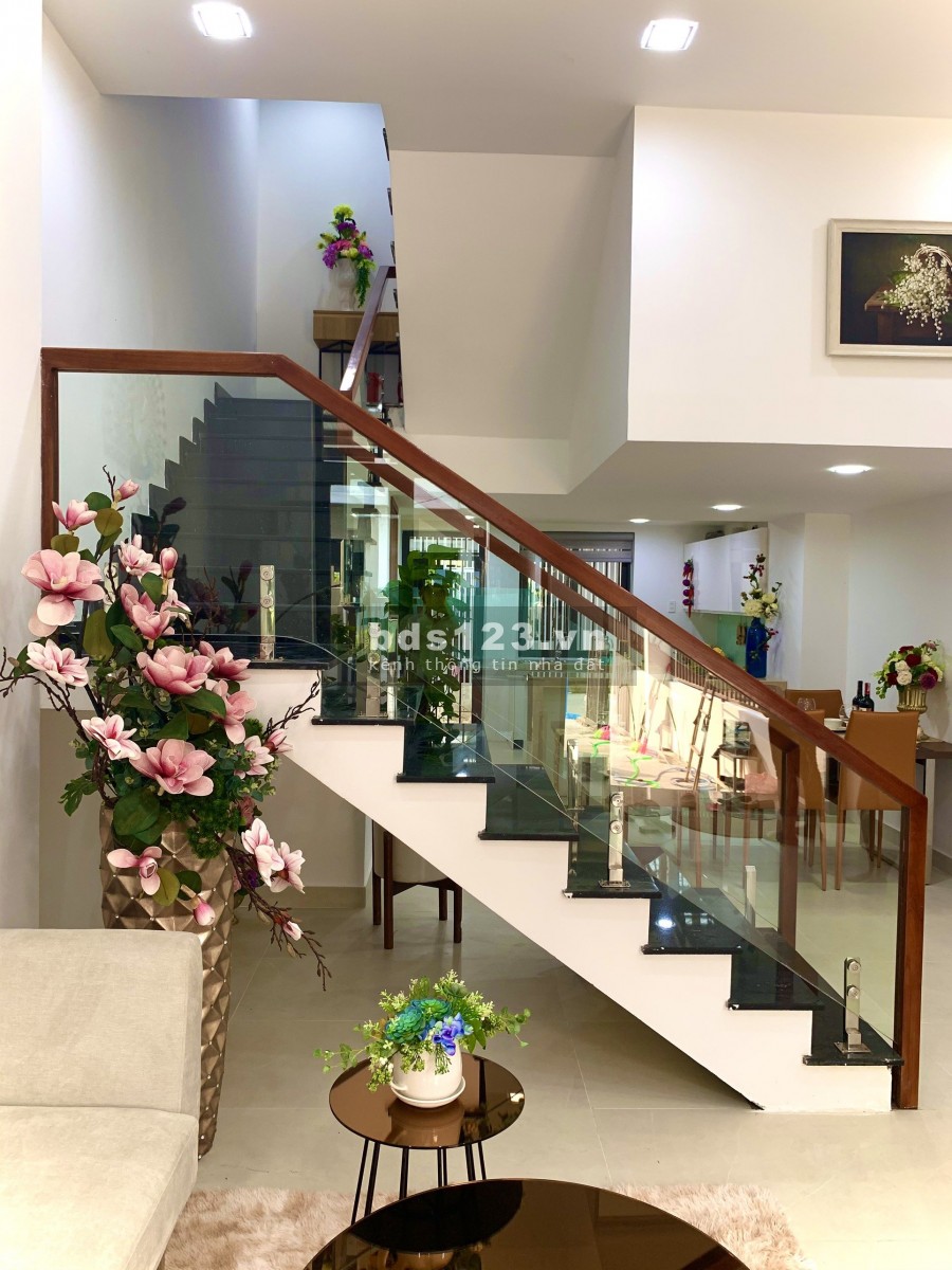Mua nhà sỡ hữu ngay với giá 2 tỷ 2, ân hạn lãi trong vòng 12 tháng diện tích 81m2, sổ sẵn