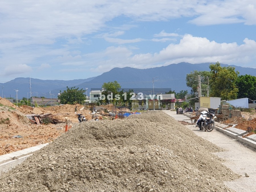 Sở hữu ngay lô đất nền tại trung tâm thành phố chỉ với 1 tỷ, sổ từng nền, khu dân trí cao