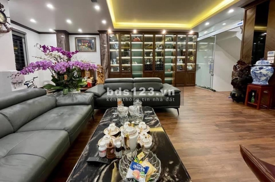 Bán nhà lô góc trung tâm Phố Nối Mỹ Hào DT112m2, 3 tầng giá 1x tỷ