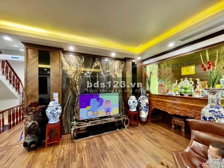 Bán nhà lô góc trung tâm Phố Nối Mỹ Hào DT112m2, 3 tầng giá 1x tỷ