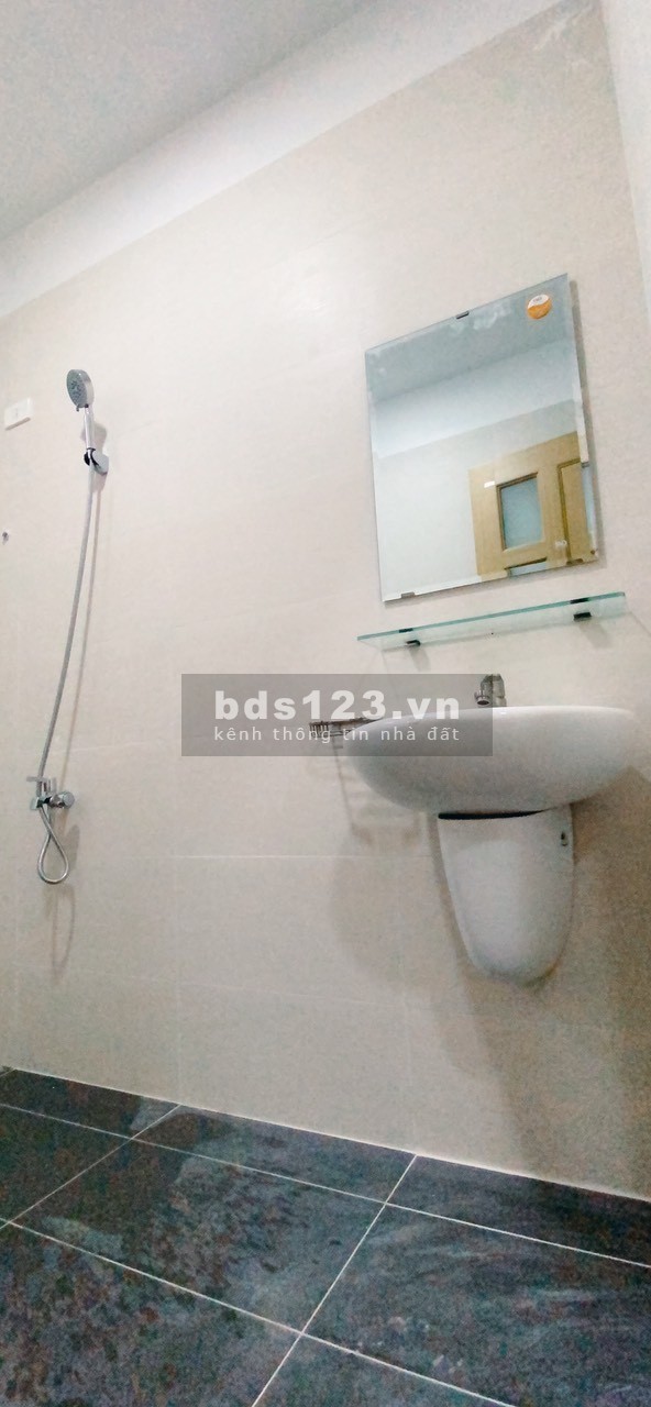 Căn hộ y hình có ban công ngay trung tâm quận 3 giá rẻ, an ninh liên hệ 0964243512