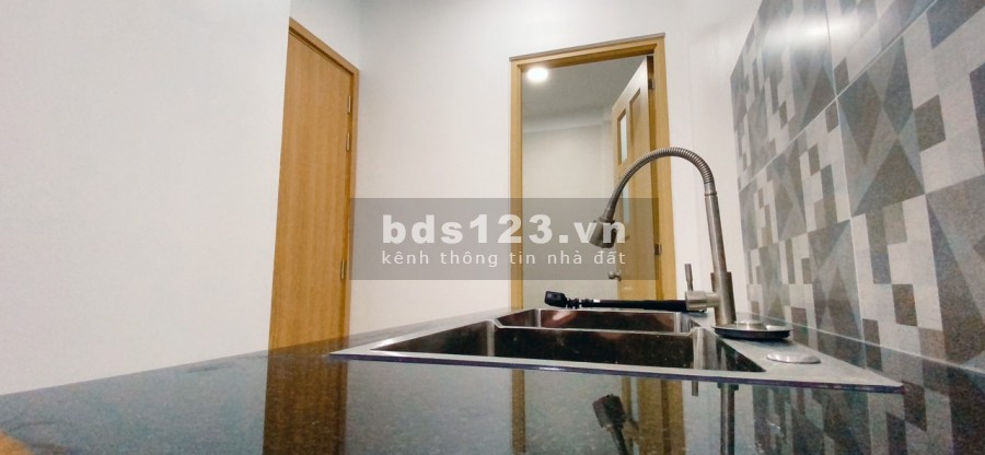 Căn hộ y hình có ban công ngay trung tâm quận 3 giá rẻ, an ninh liên hệ 0964243512