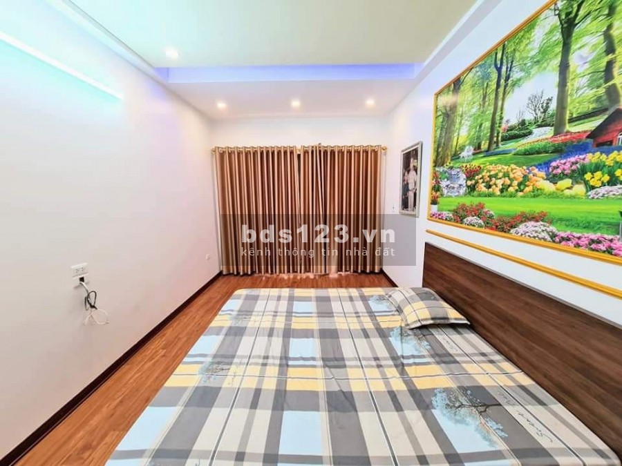 Bán Gấp Nhà Đẹp phố Giáp Bát kinh doanh, văn phòng tặng Full Nội Thất 5 tầng đúc kiên cố