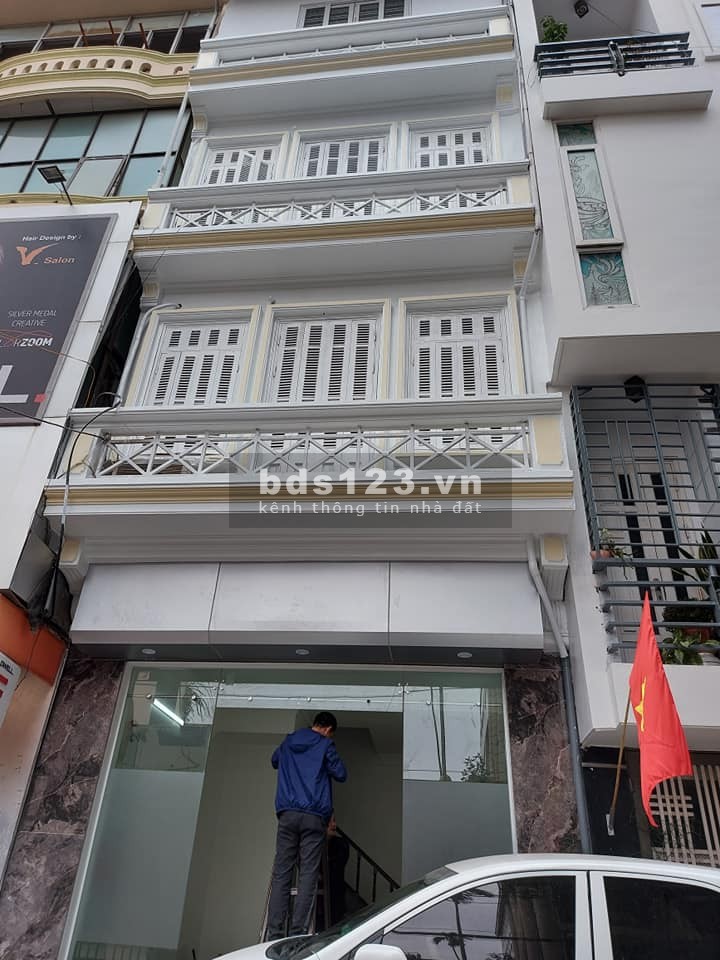 BÁN NHÀ PHỐ - PHÂN LÔ Ô TÔ ĐỖ CỬA - ĐẸP NHƯ MỚI - SỔ HOA HẬU - GIÁ BẤT NGỜ