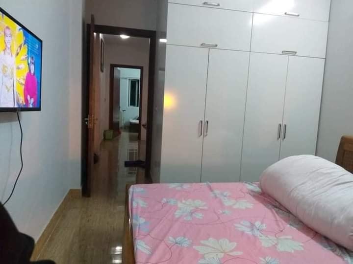 Bán nhà đẹp Hoàng Mai quận Hoàng Mai 5 tầng MT rộng oto đỗ cửa nội thất xịn ở ngay, 4.3 tỷ