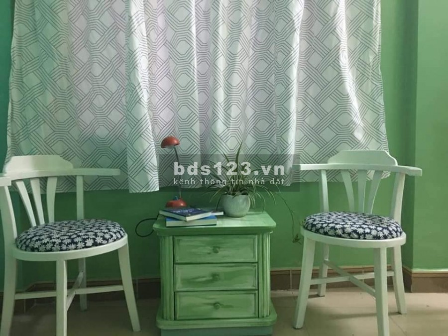 Bán nhà nhỉnh 2 tỷ Quận Hoàn Kiếm, diện tích 30m2, 4 tầng nở hậu phố ở ngay, sổ sẵn
