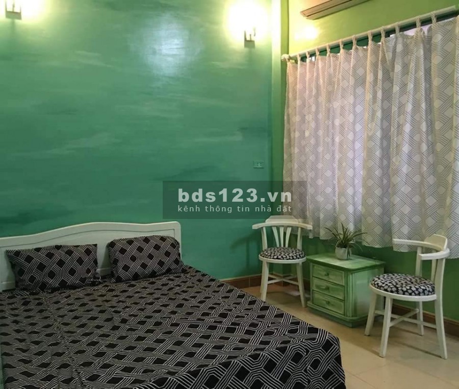 Bán nhà nhỉnh 2 tỷ Quận Hoàn Kiếm, diện tích 30m2, 4 tầng nở hậu phố ở ngay, sổ sẵn