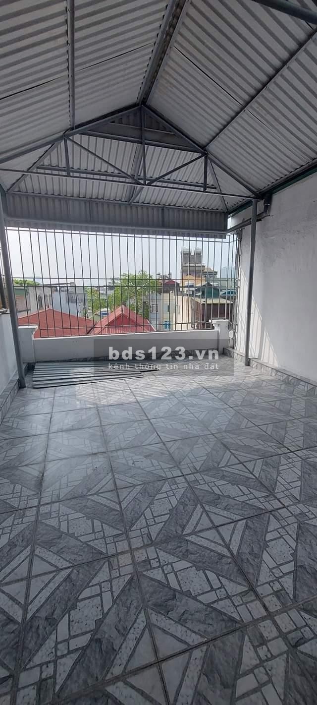 Nhà đẹp Bát Khối diện tích sử dụng 40m2, giá bán 2 tỷ 850 tỷ ô tô vào nhà, dân cư tri thức