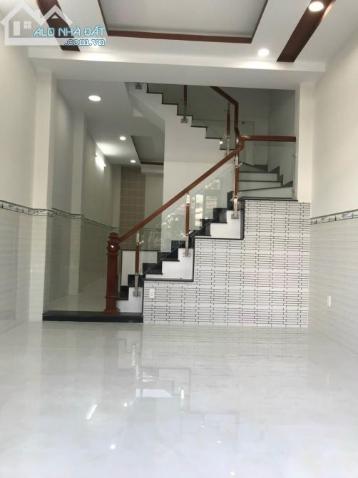 Ngộp Covid Cần Bán căn nhà 100m2 giá 1 tỷ 360 triệu bao sang tên, Sổ hồng riêng