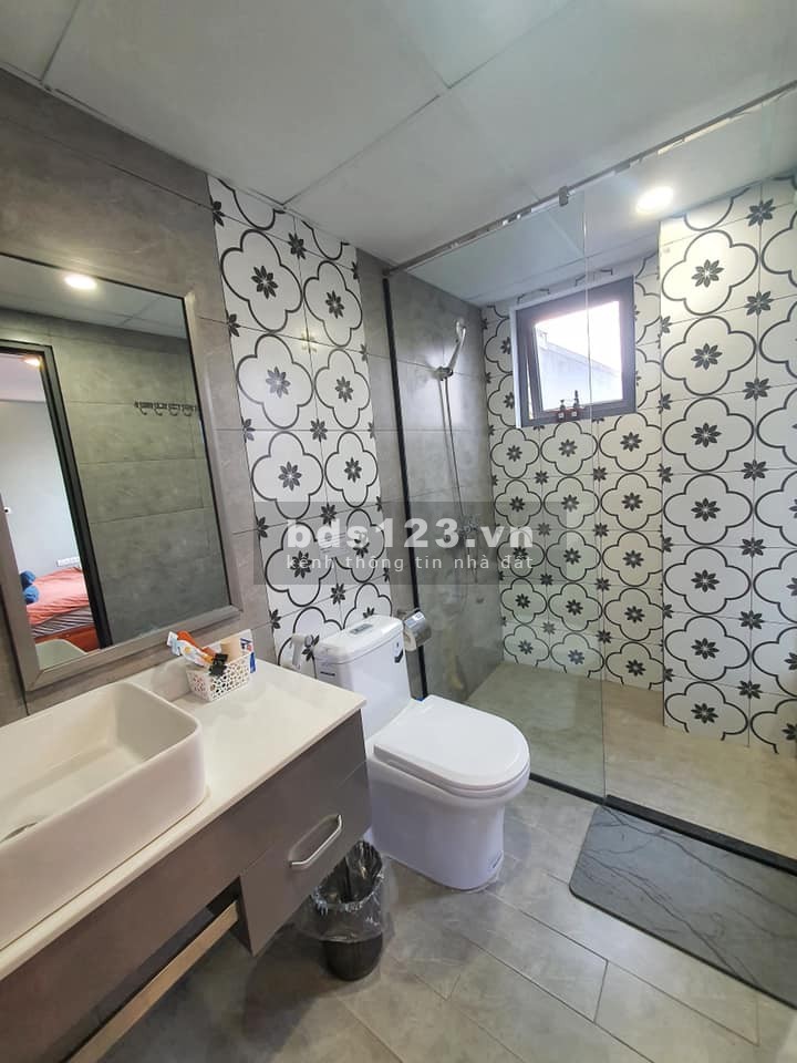 Bán nhà hoa hậu Ngọc Thuỵ, chân toà Mipec kinh doanh home stay dt 50m2, giá 5.6 tỷ