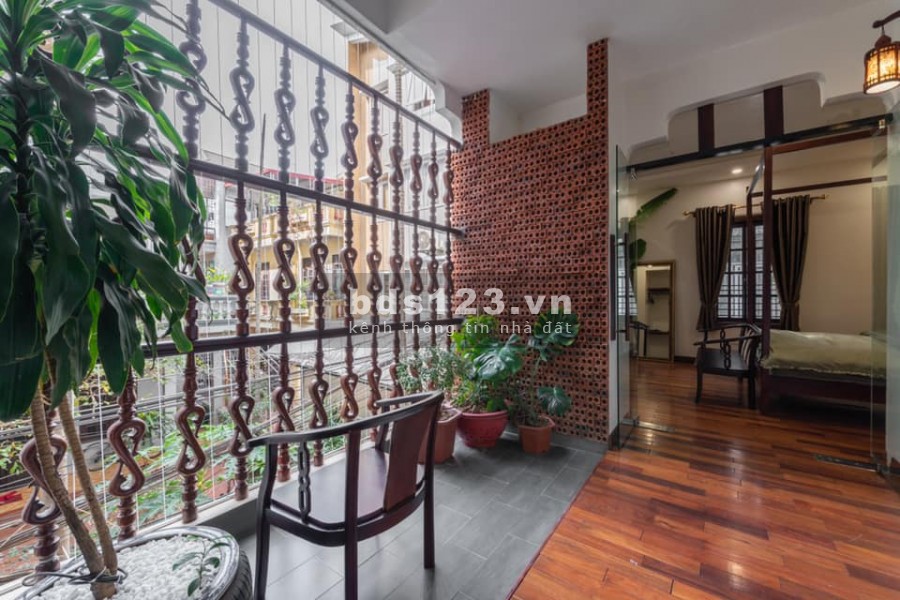 Bán nhà hoa hậu Ngọc Thuỵ, chân toà Mipec kinh doanh home stay dt 50m2, giá 5.6 tỷ
