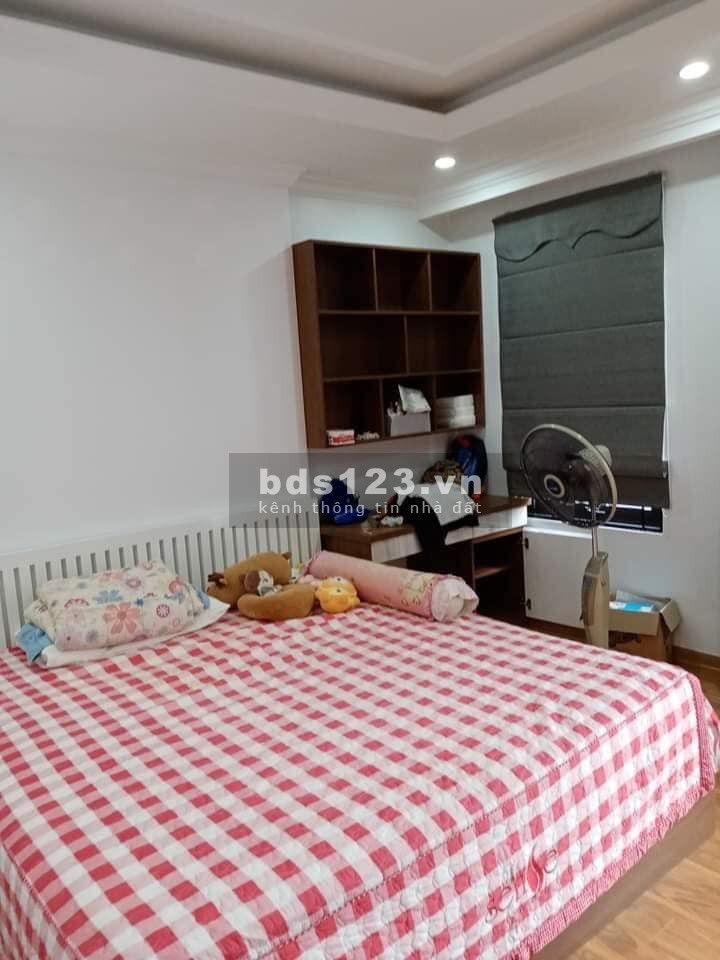 Bán nhà Nguyễn Khang diện tích 149m2 4 tầng mt 10m giá bán chỉ 13 tỷ Cầu Giấy