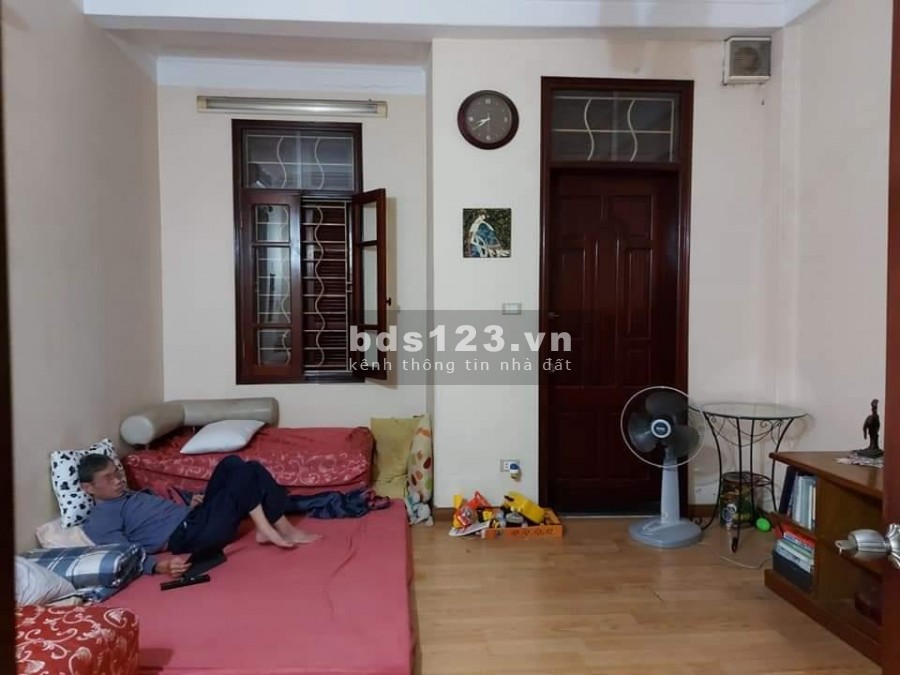 Bán nhà nguyên căn Tứ Hiệp Thanh Trì, diện tích 40m2, 4 tầng, giá bán 2.45 tỷ, vị trí đắc địa