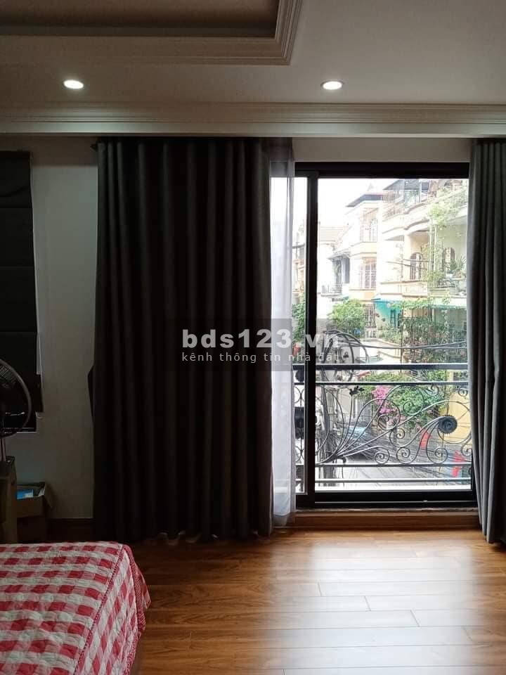 Bán nhà Nguyễn Khang diện tích 149m2 4 tầng mt 10m giá bán chỉ 13 tỷ Cầu Giấy