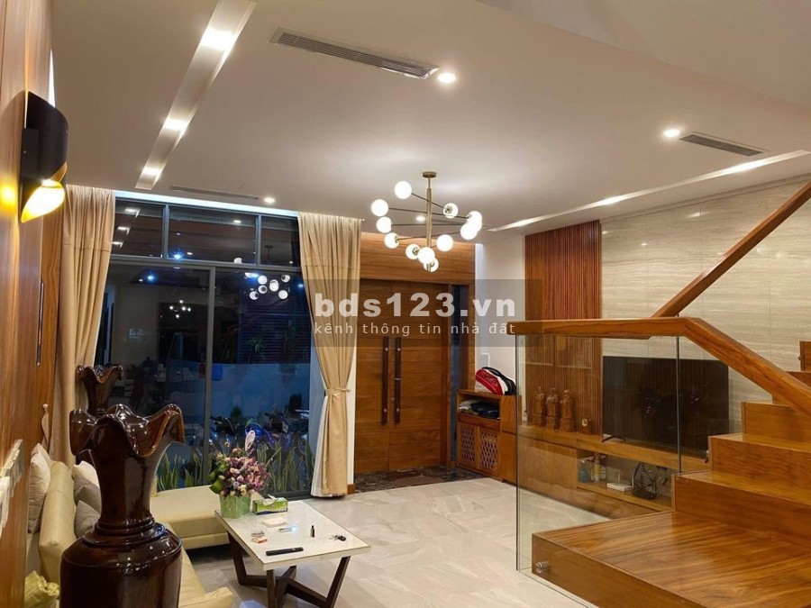 Bán Nhà Ngọc Thụy dtsd 50m2 ô tô đỗ cửa 10m ô tô tránh giá bán 3.7 tỷ, giá tốt đầu tư