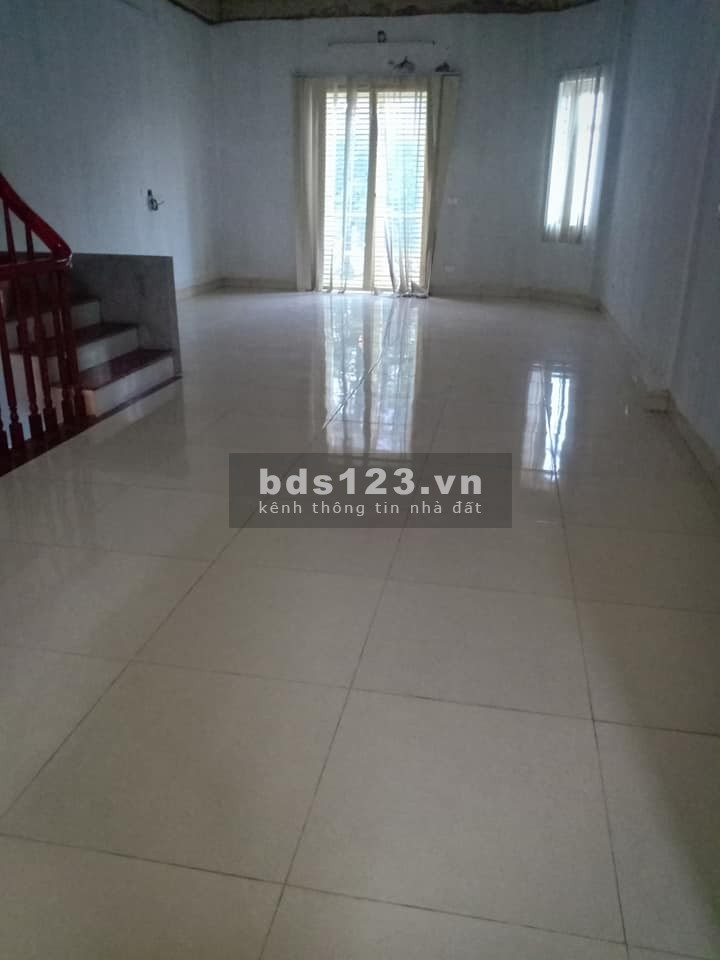 Bán nhà liền kề 5 tầng dt 75m2, đường 30m, ngay ngã 4 công biên, kd sầm uất lh 0981937012