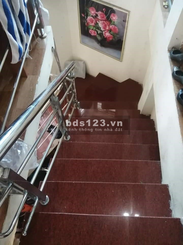 Bán nhà Thịnh Liệt nhà nguyên căn đẹp, diện tích 32m2 3.5 tầng, giá bán 2 tỷ nhỉnh