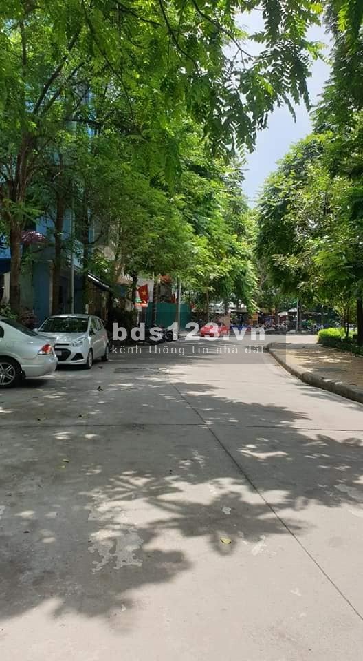Bán nhà Hồng Tiến diện tích 45m2, đúc kiên cố 4 tầng, ngỗ rộng ô tô đỗ trong nhà giá rẻ