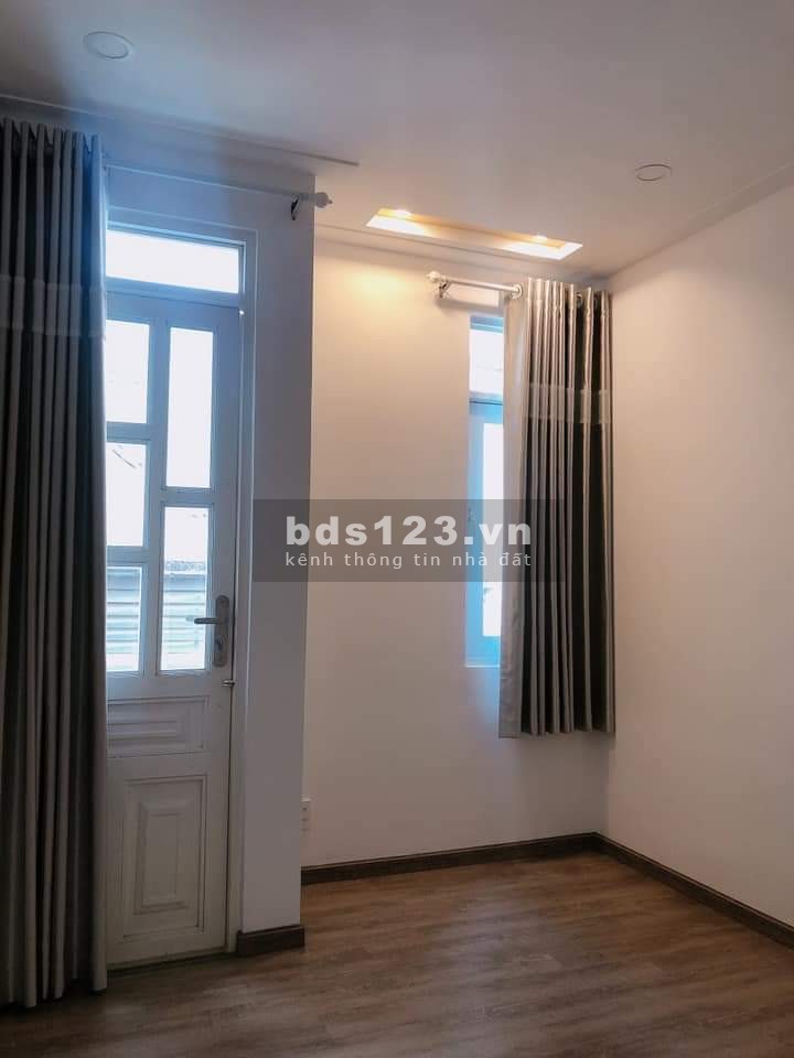 Hẻm xe hơi nhà Phan Văn Trị dt 92m2 (9.2x10) 3 tầng giá 6.4 tỷ, giá đầu tư chỉ 70 triệu/m2