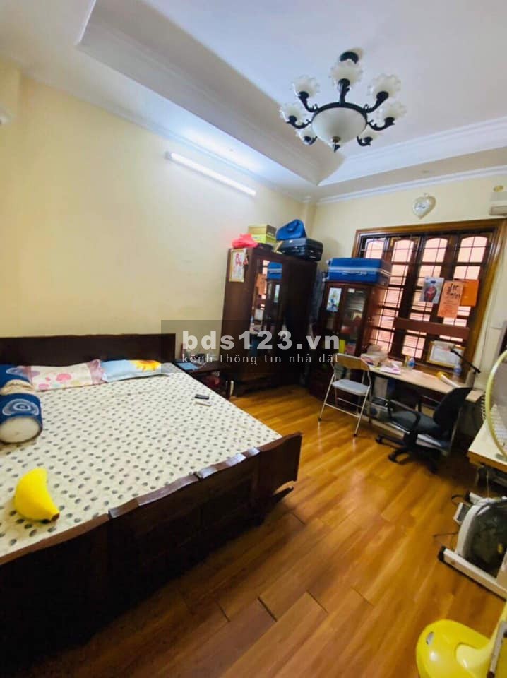 Hoàng Hoa Thám diện tích sử dụng 30m2 4 tầng, gần phố, giá bán 2.65 tỷ, LH 0988899816