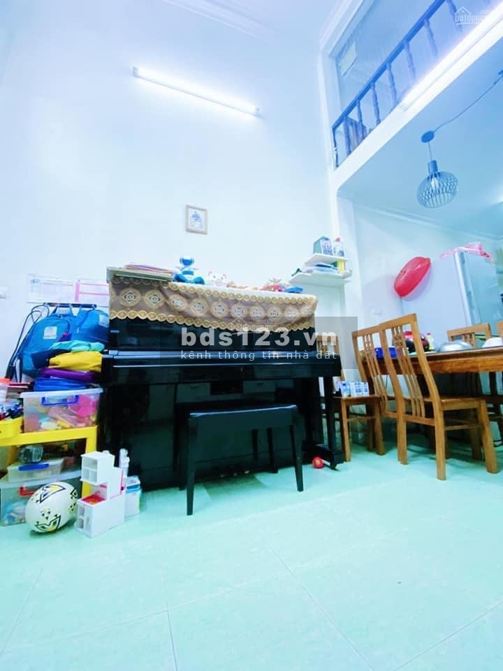 Bán nhà nguyên trung tâm Đống Đa gần phố nhỏ xinh giá tốt 3 tầng giá tốt 3 tỷ lh 0936505084