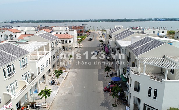 Nhà 1 trệt 2 lầu ngay khu cao cấp bậc nhất Long Xuyên Diamond City, giá tốt đầu tư