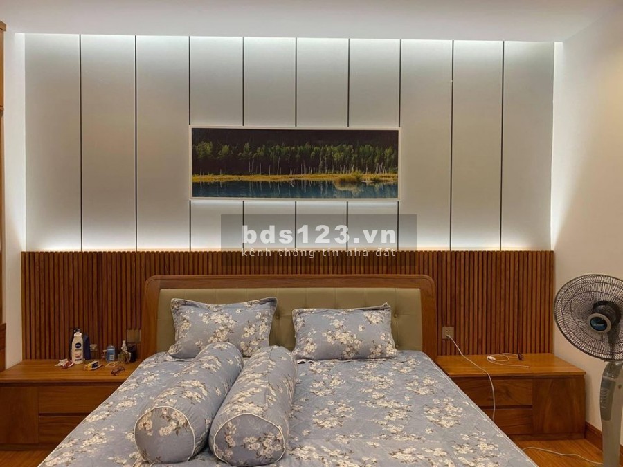 Bán Nhà Ngọc Thụy dtsd 50m2 ô tô đỗ cửa 10m ô tô tránh giá bán 3.7 tỷ, giá tốt đầu tư