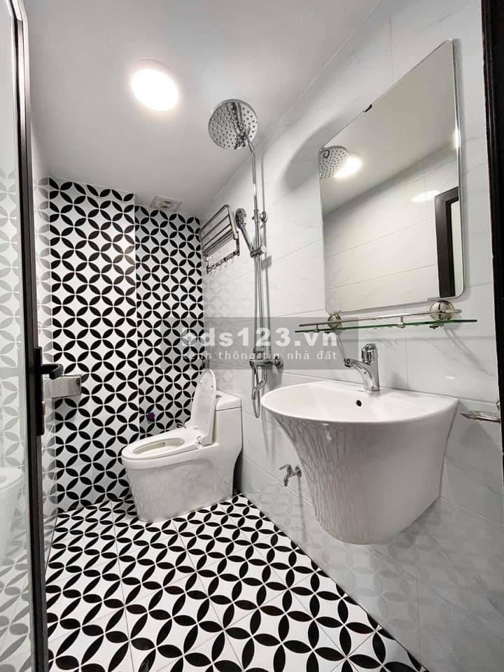 Bán nhà Nguyễn Lương Bằng ba gác đỗ cửa nội thất cao cấp diện tích 45m2 giá bán 3.8 tỷ