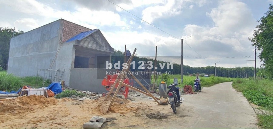 Chính chủ kẹt tiền bán rẻ lô đất sát KĐT Phúc Hưng voi diện tích 325m2 sổ sẵn giá 9xx