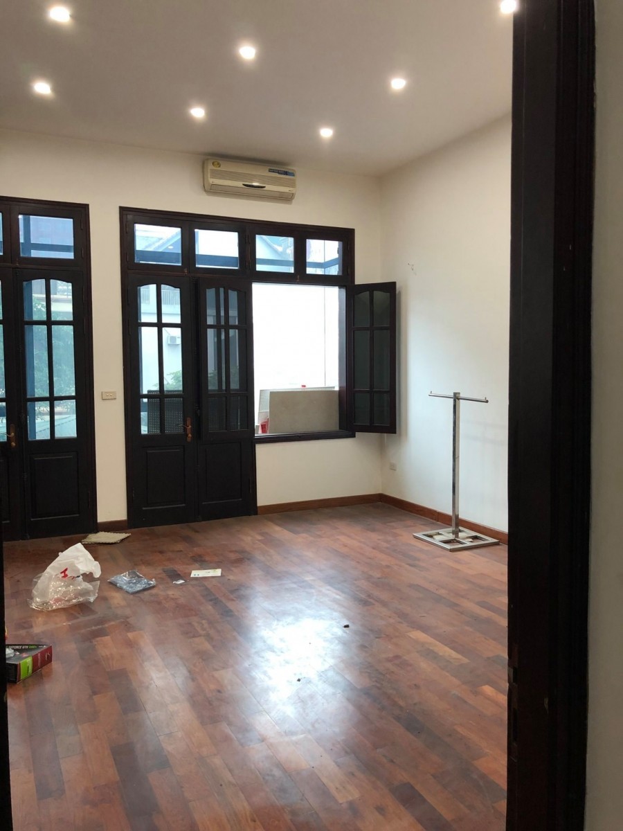 Bán nhà giá rẻ nhất mt 6m, thang máy, tương lai giá tăng cao phố Doãn Kế Thiện, Cầu Giấy