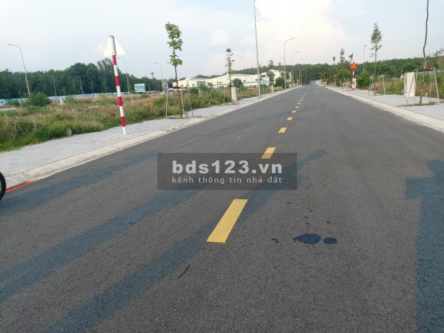 Bán gấp lô đất Khu nhà ở Lộc Phát cách TT Thị xã Bến Cát 5Km giá đầu tư 17/9