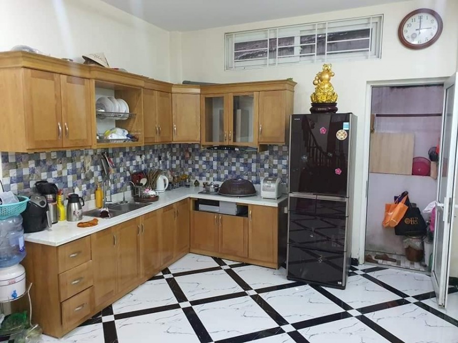 Siêu hiếm Phố Hoàng Văn Thái phân lô quân đội tặng nội thất gỗ Hương các phòng đều có cửa sổ DT 52 m2