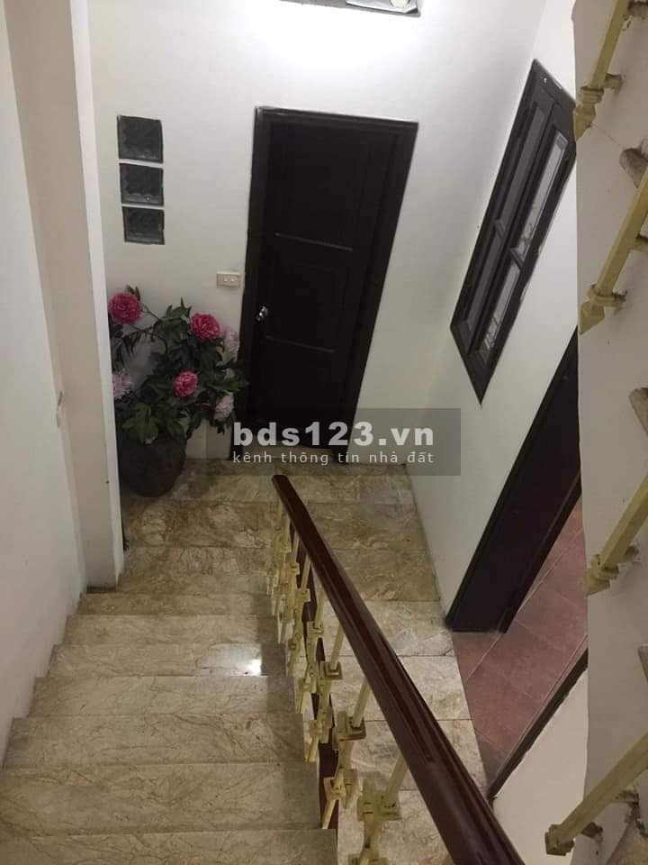 Cần bán nhà nguyên căn còn mới phố Lê Duẩn, vị trí đẹp, cho thuê dòng tiền, 6 tầng, giá hạt dẻ