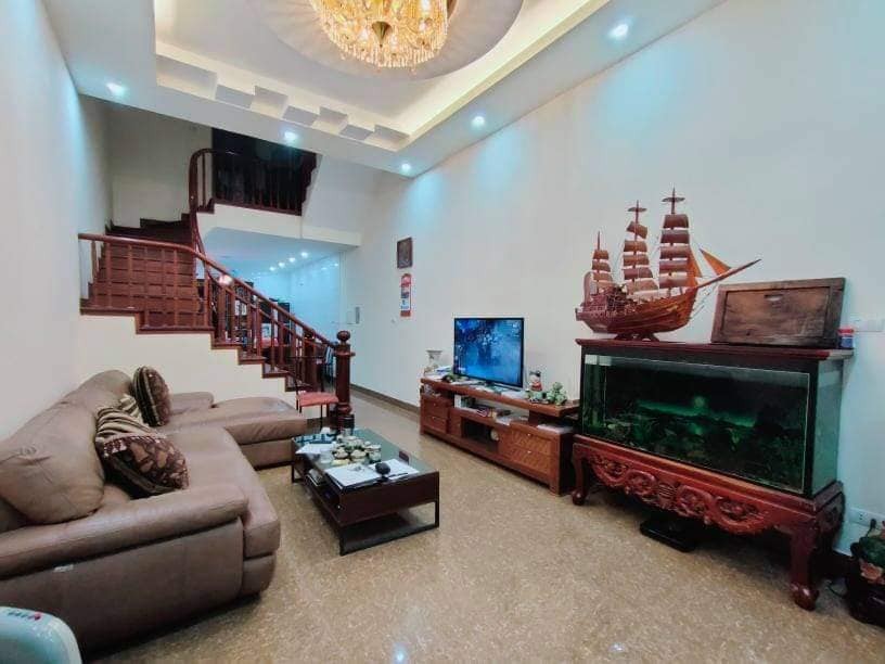 Bán nhà khu tập thể 918 Phúc Đồng, diện tích sử dụng 60m2, 4 tầng, Gara, giá hợp lý