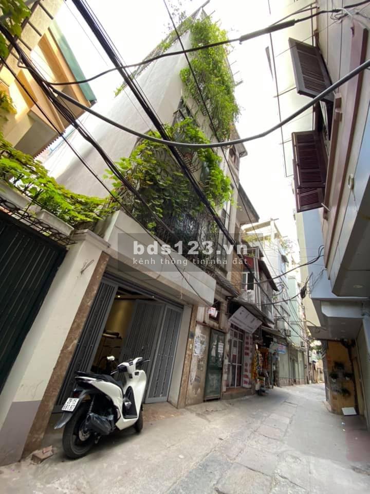 Bán gấp nhà Lê Hồng Phong, giá chỉ 2.61 tỷ, 4 tầng đẹp, ô tô đỗ gần, lh: 0977690119
