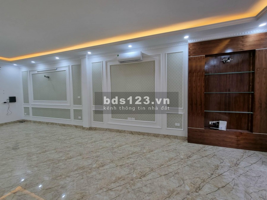 Bán nhà phố Trần Quốc Hoàn, dtsd 65m2 7 tầng, ô tô, kinh doanh, giá bán nhỉnh 15 tỷ