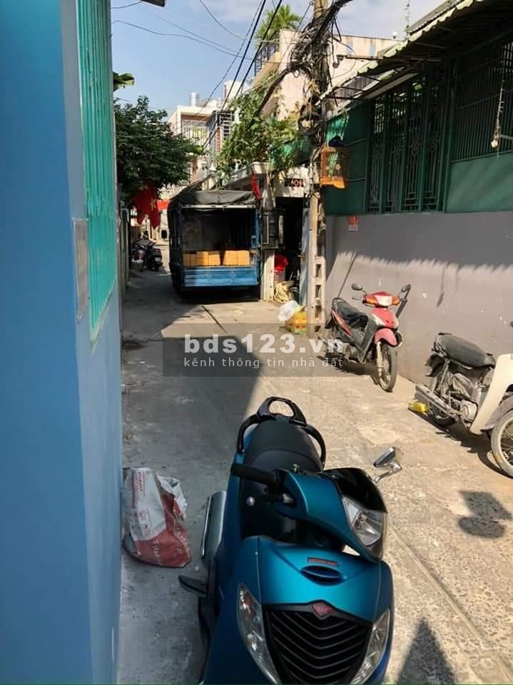 Bán nhà nguyên căn Lê Cảnh Tuân Tân Phú dt 4.2*15m chỉ 76 triệu/m2 lh 0896721788