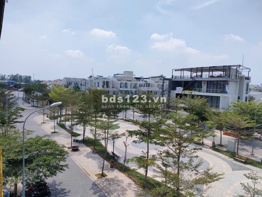 Nhà bán giai đoạn 2 Tây Sông Hậu - phường Mỹ Phước đường lớn, vị trí đắc địa, bàn giao ngay