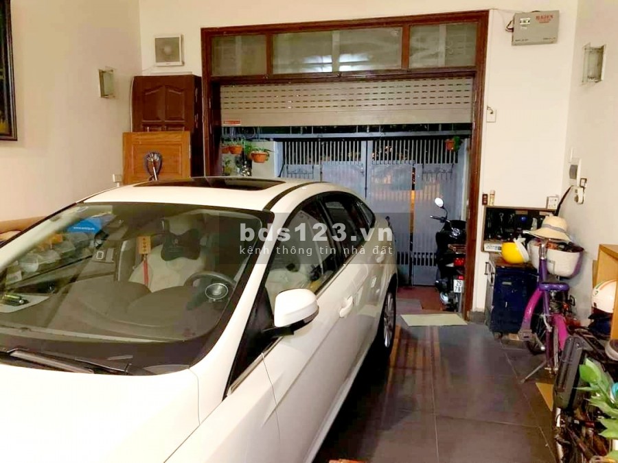 Bán nhà phố Hoàng Sâm, Cầu Giấy, diện tích sử dụng 65m2, 5 tầng đúc ô tô vào nhà